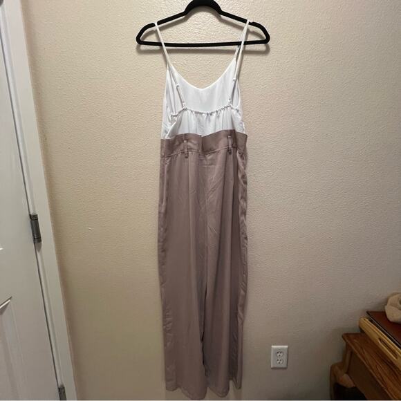 Fashion Nova White Brown High Waisted Paper Bag Pants Jumpsuit Size Medium - Picture 7 of 12